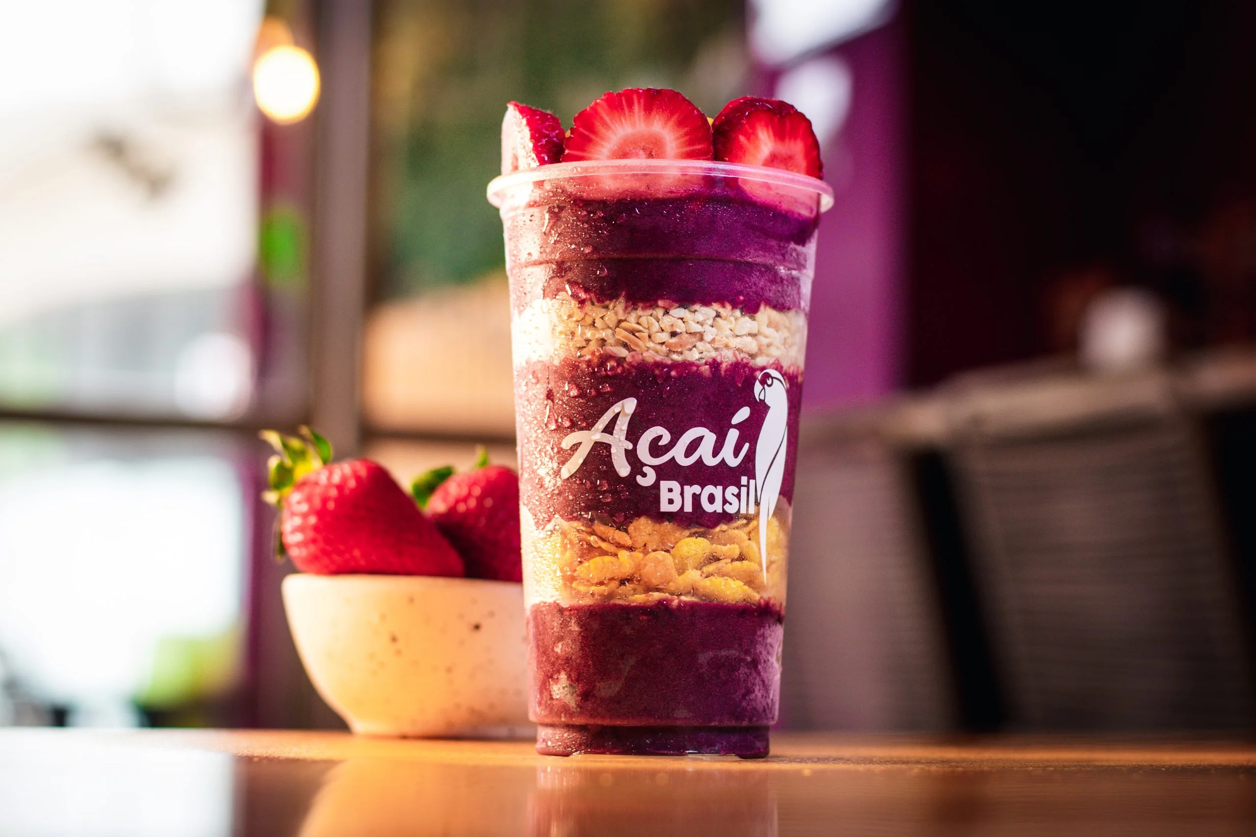 Llega Açaí Brasil a Funes: inaugura en el Mercado Don Bosco con 100 vasos gratis para los primeros en llegar
